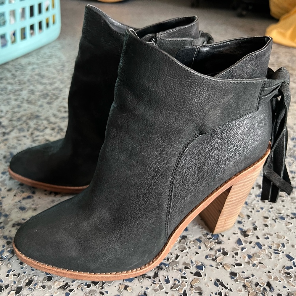 Vince Camuto size 38